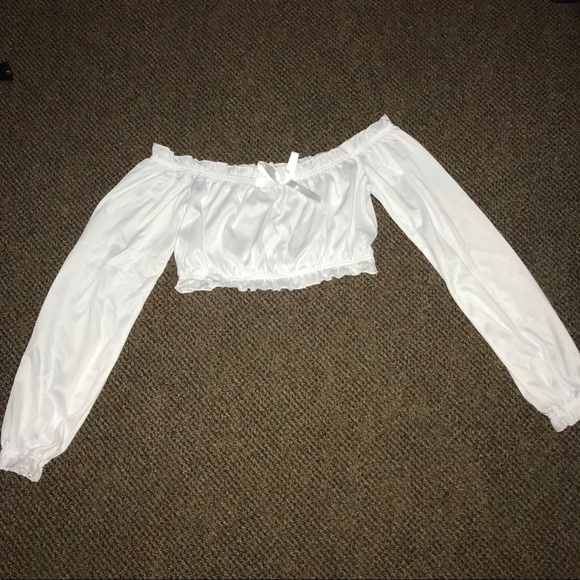 ❗️SOLD❗️ Cropped Peasant Top - Picture 2 of 4